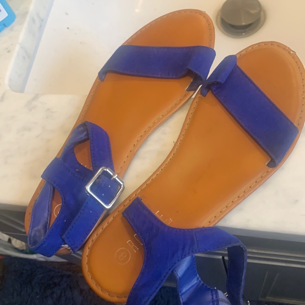 Rouge helium sandals